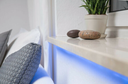 Ledstrip voor binnenverlichting met dimbare kleuren zelfklevend ZigBee app bediening 180 centimeter lengte wit kunststof