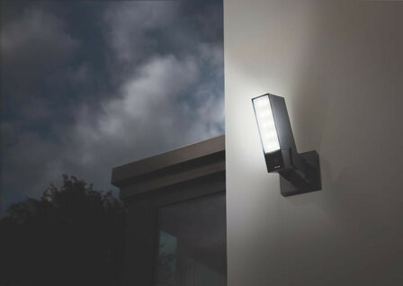 Outdoor beveiligingscamera voor buiten met draadloze wifi bediening infrarood nachtzicht en schijnwerper voor muurmontage