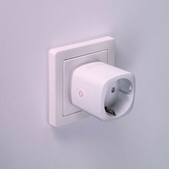 Smart tussenstekker voor binnen met wifi bediening en stroomverbruik meten wit kunststof multi pack drie stuks