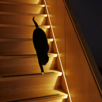 Slimme ledstrip voor binnenverlichting met Zigbee 3 0 en leddriver voeding kleur en wit licht 4 meter lang kunststof