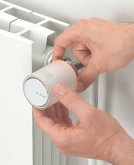 Radiatorknop voor zoneverwarming met opentherm en open raam detectie wit kunststof met AA batterijbediening en draadloze communicatie 868 Mhz