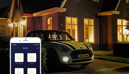 AduroSmart E27 led lamp voor warm witte dimbare verlichting 2700K met draadloze bediening en smart home compatibiliteit