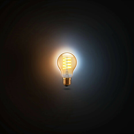 Slimme filament lamp voor binnenverlichting met Zigbee en E27 fitting dimbaar warm tot koel wit licht