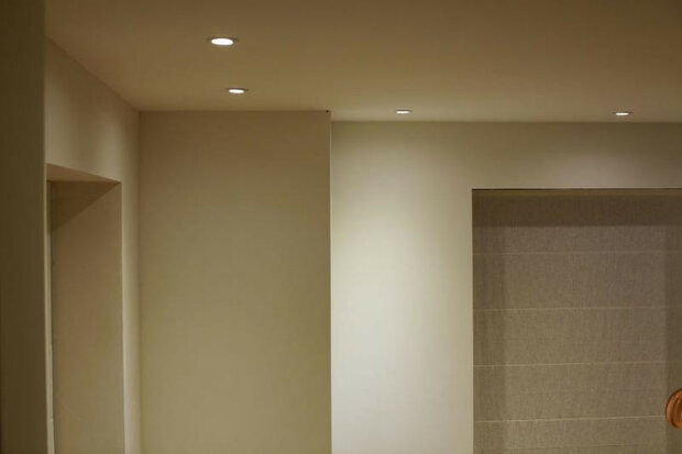 Ledspot voor binnenverlichting met Zigbee 3 0 en GU10 fitting warm wit licht dimbaar 2 stuks plastic