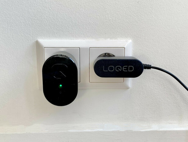 Powerkit voor Loqed Smartlock met oplaadbare NiMH batterijen en 3 meter lange kabel wit kunststof