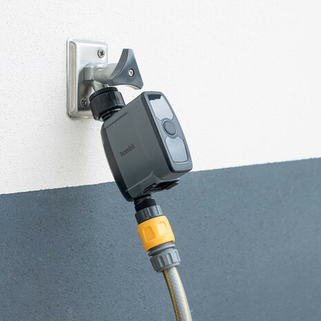 Watercontroller voor tuinbesproeiing met bluetooth bediening en waterverbruik meten geschikt voor buitengebruik met schroefdraad aansluiting en IP54 bescherming
