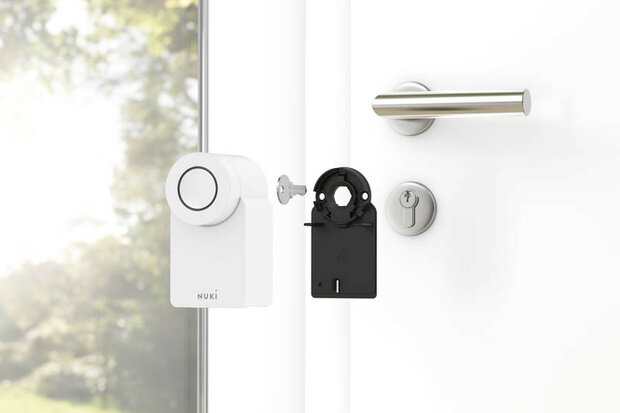 Smart slot voor bestaande cilinder met bluetooth en app bediening