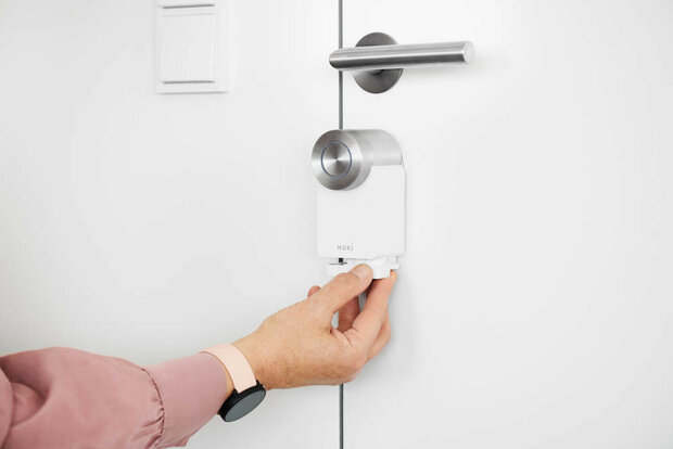 Smart slot voor deurbeveiliging met wifi bluetooth en oplaadbare batterij wit