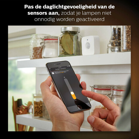 Bewegingssensor voor slimme verlichting met Zigbee 3 0 draadloze communicatie en daglichtsensor geschikt voor Philips Hue platform wit kunststof