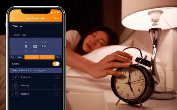 AduroSmart E27 led lamp voor warm witte dimbare verlichting 2700K met draadloze bediening en smart home compatibiliteit