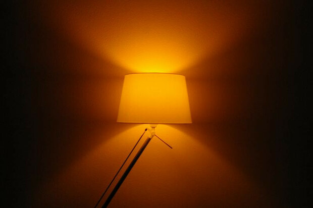 Kleur lamp voor slimme verlichting met E27 fitting en Zigbee 3 0 ondersteuning dimbaar